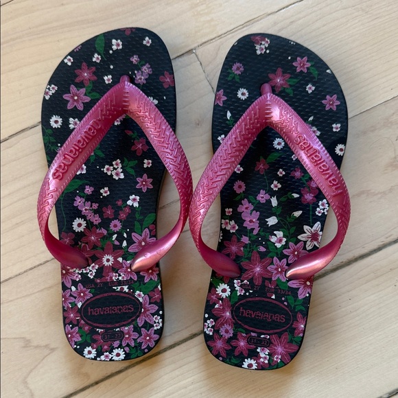 Havaianas Pink Floral Flip Flops - Picture 2 of 3